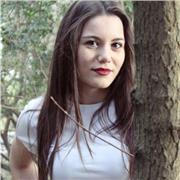 Doy clases de repaso en general pero se me da bien las mates y el inglés aunque no tenga el título del First